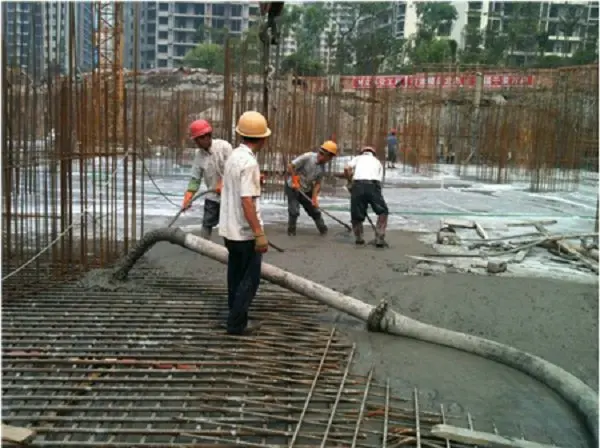 龙湾水岸地下室筏板基础混凝土浇筑现场报道