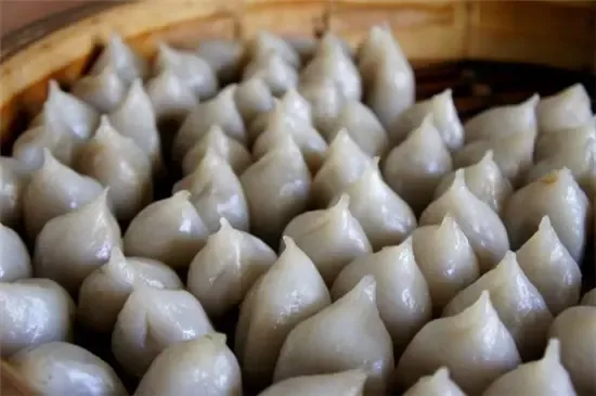 粉果是中山的传统糕点,金吒则是粉果的代表.