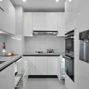 现代风格白色厨房橱柜装修设计