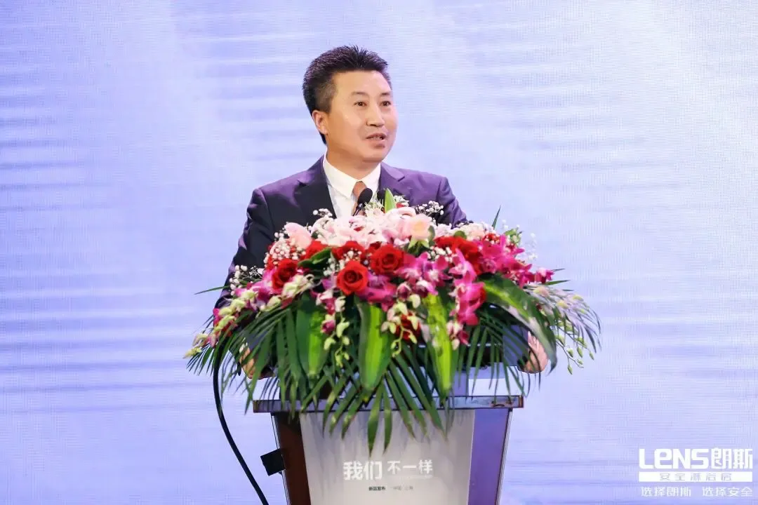朗斯卫浴董事长向伟昌